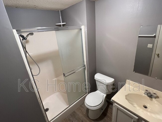 Building Photo - 443 Lee Dr