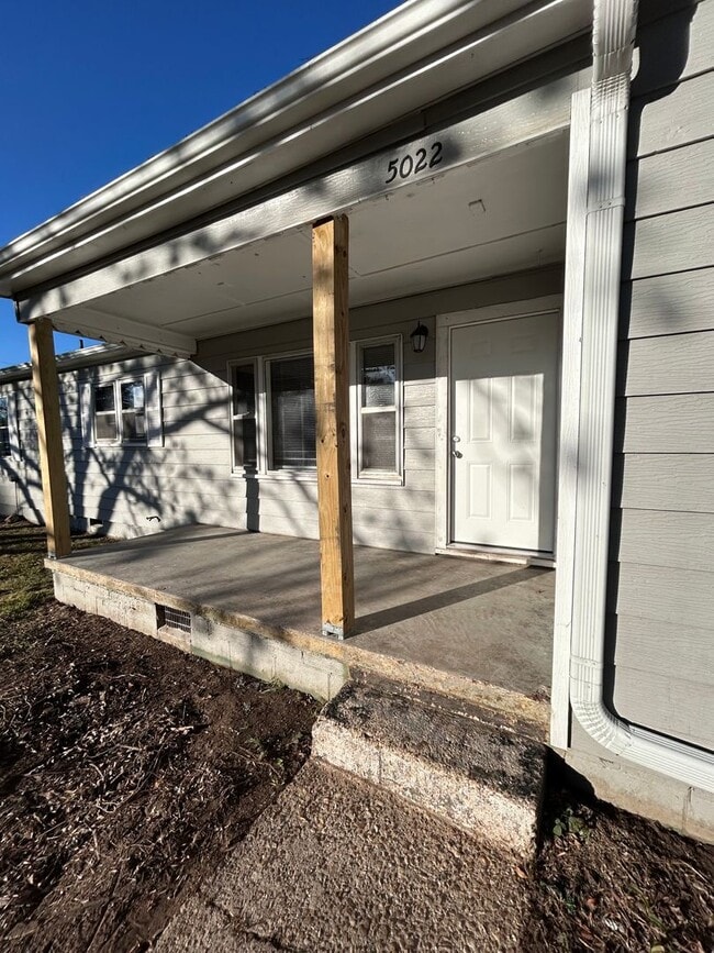 Building Photo - 3 BED, OFFICE + MUD ROOM HOME FOR RENT