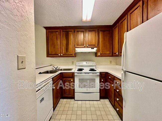 Foto del edificio - 216 S Walker St