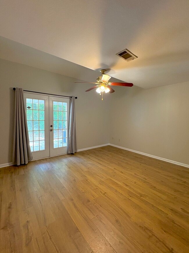 Building Photo - 2189 Timberwood Cir N