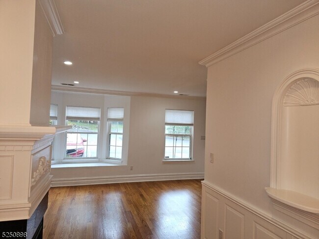 Building Photo - 2417 Stanhope Ct