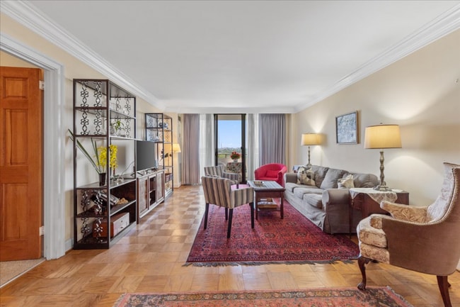 Foto del edificio - 5101 River Rd