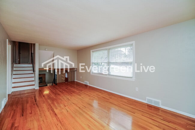 Photo - 614 Fort Couch Rd House