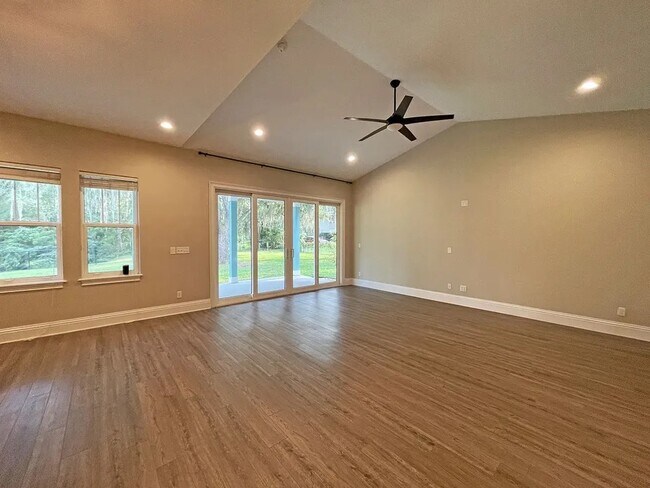 Foto del edificio - 87570 Roses Bluff Rd