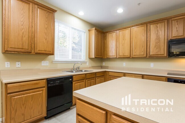 Foto del edificio - 534 Briarfield Xing NW