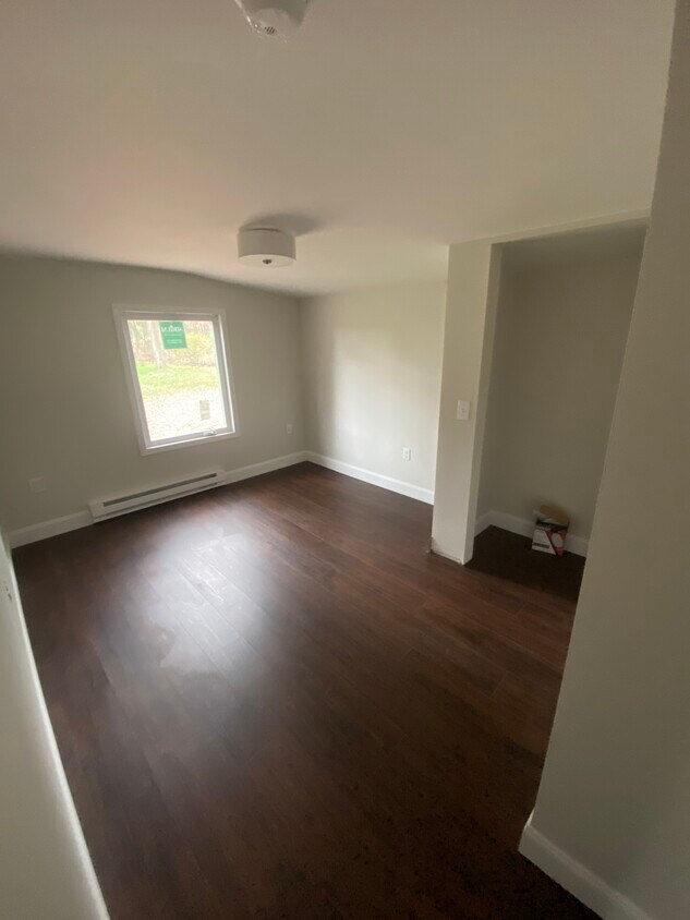 Bedroom - 60 Cortland St