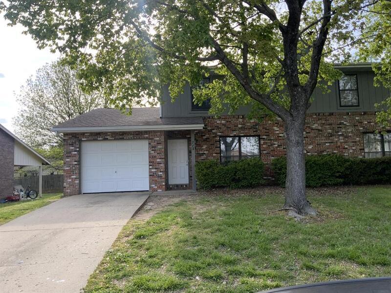 713 Plankway Dr, Belleville, IL 62221 Condo for Rent in Belleville