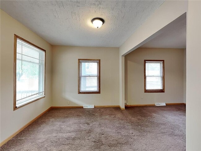 Building Photo - 3613 E 42nd St