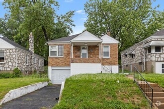 Building Photo - 7024 Claremore Ave