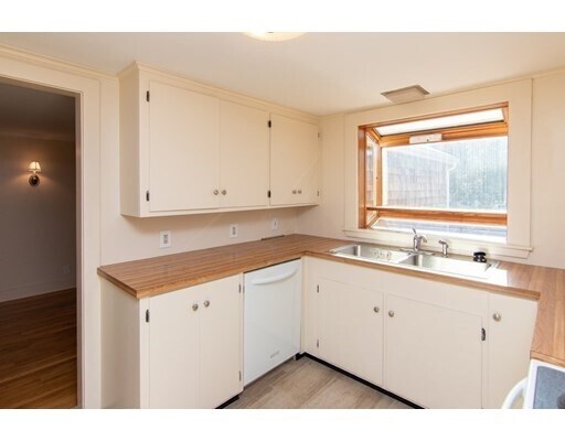 Building Photo - 98 Hillcrest Dr
