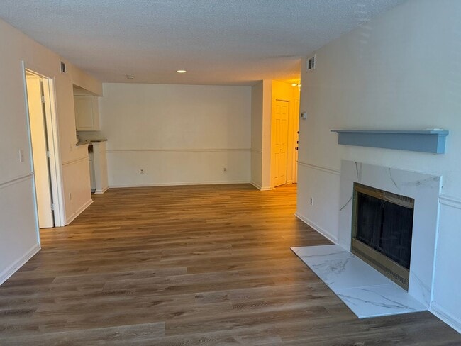 Building Photo - Updated First Floor Forest Cove Condo- Bike to the Beach!