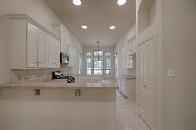 Building Photo - 12460 Lyra Dr