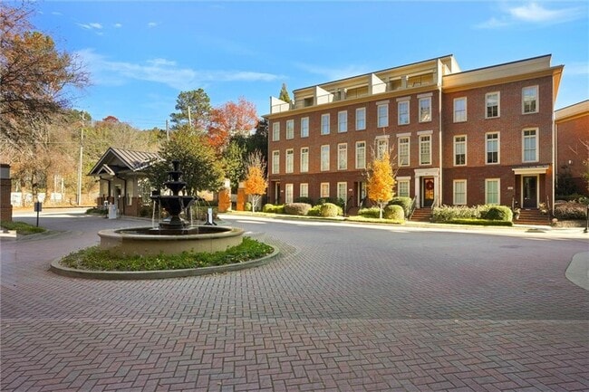 Building Photo - 902 River Vista Drive