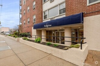 Building Photo - 750 Shore Rd