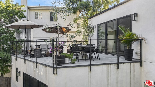 Building Photo - 4852 Seldner St E