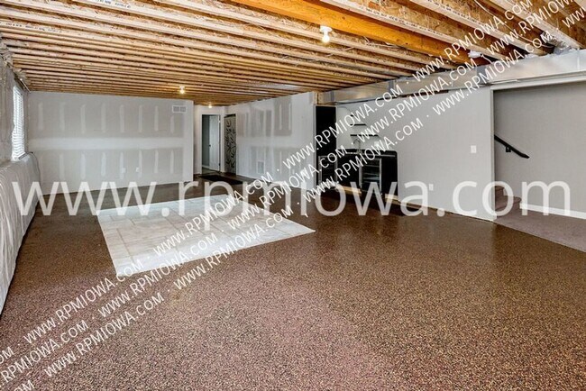 Foto del edificio - 4721 NE Oak Dr