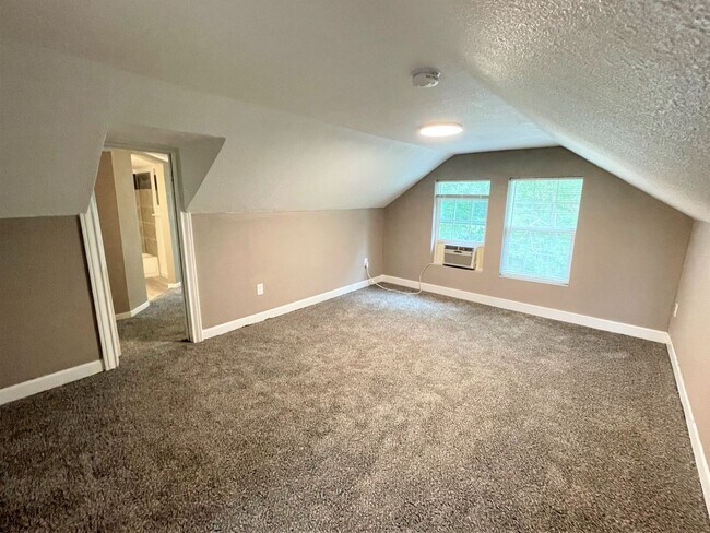 Foto del edificio - 1965 Kingsley Dr