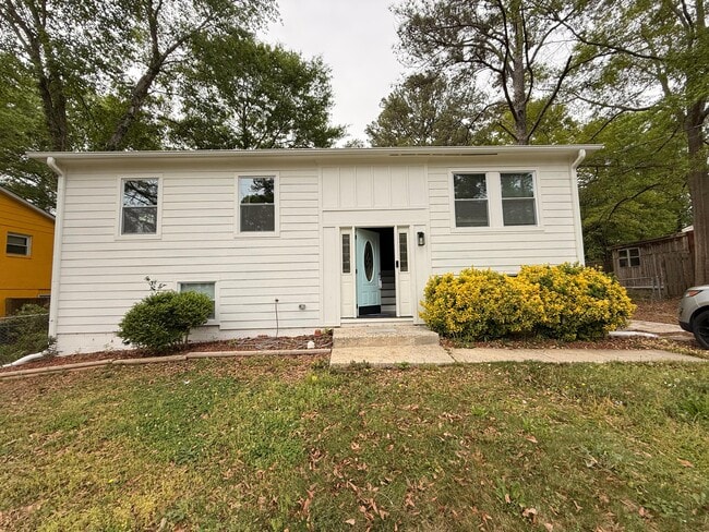 Building Photo - 1387 Pineglen Dr