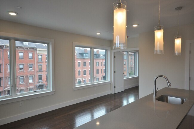 Foto del edificio - 659 Massachusetts Ave