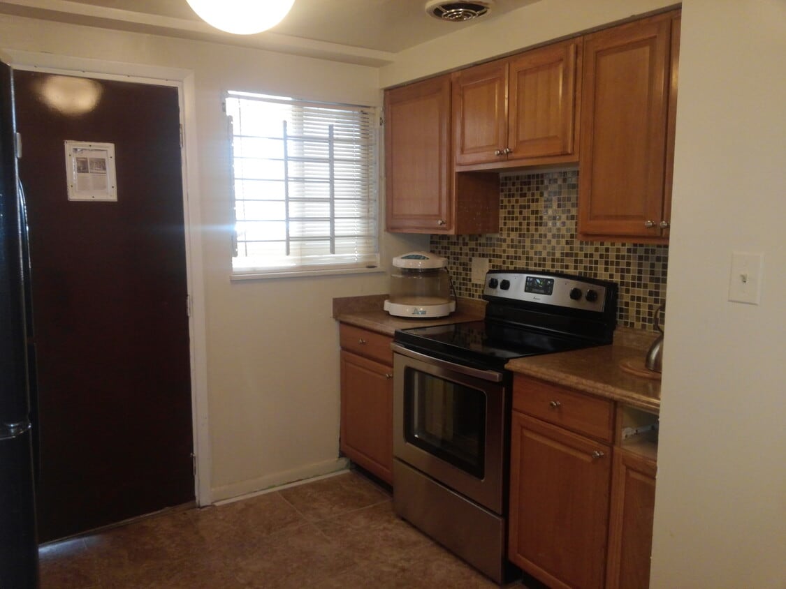 Photo - 8109 S King Dr (Chicago, IL)