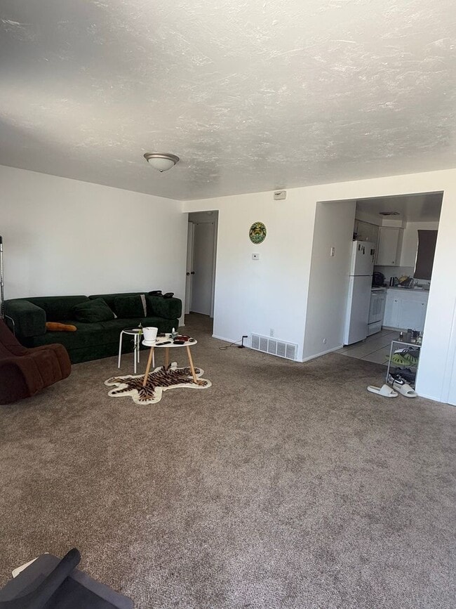 Building Photo - 1587 S 800 E
