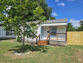Building Photo - 5009 Royal Dr