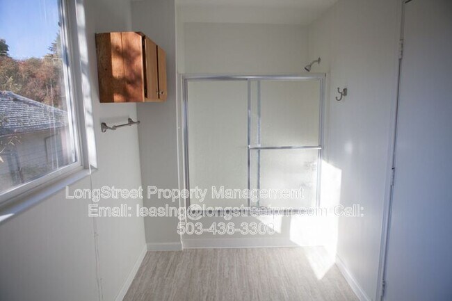 Foto del edificio - 4848 SE Bybee Blvd