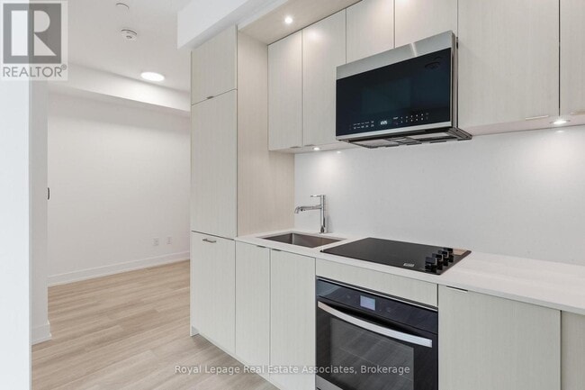 Building Photo - 25 Cordova Ave