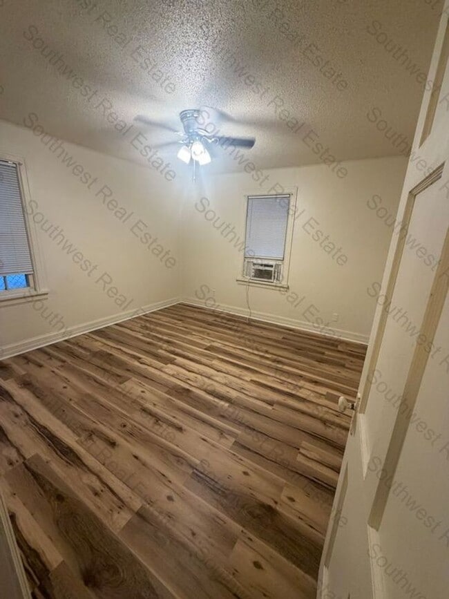 Building Photo - 1413 Axtell St