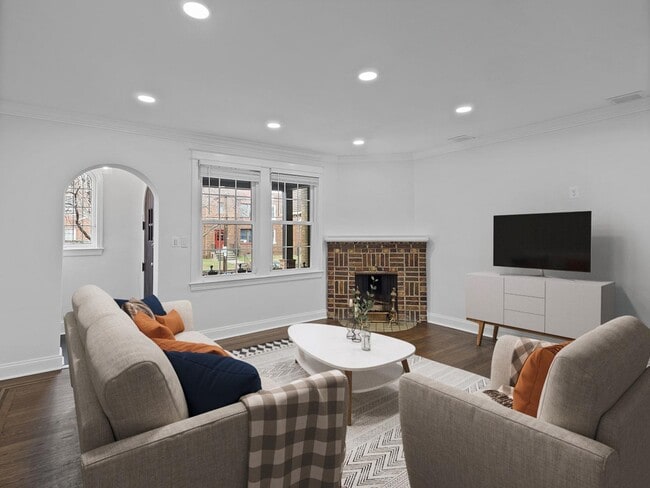 Building Photo - Brightwood Park townhouse near Fort Totten...
