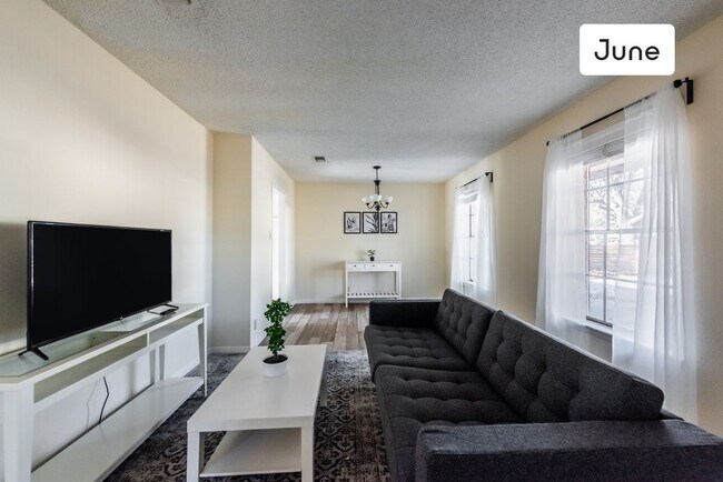 Foto del edificio - 5005 Winding Trail