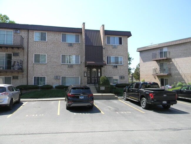 Building Photo - 1310 S Sir Galahad Ln