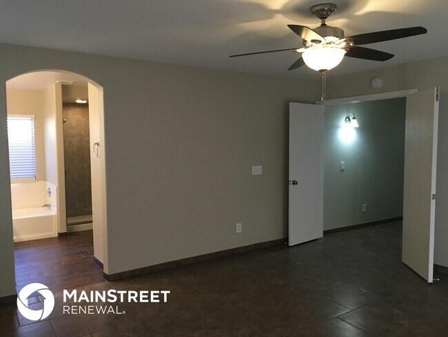 Building Photo - 2224 E Kelton Ln