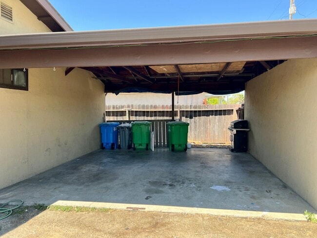Building Photo - 33441-33443 4th St, Union City, CA 94587