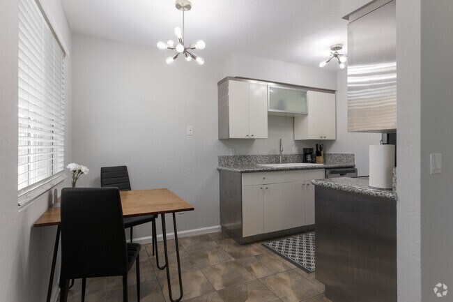 2HAB 1BA - 750 ft² - West Fifth