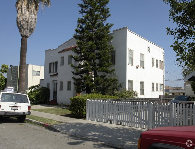Building Photo - 5500 Barton Ave