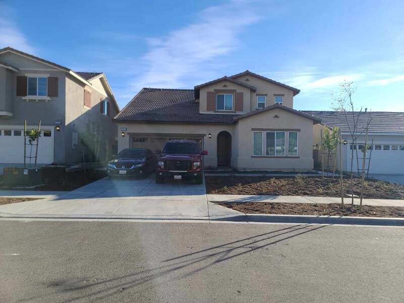 Foto principal - 15547 Kings Peak Dr