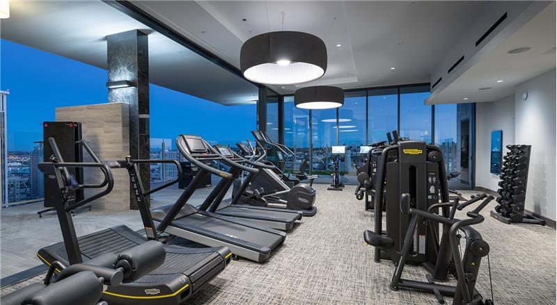 Primary Photo - 301 W 5th St