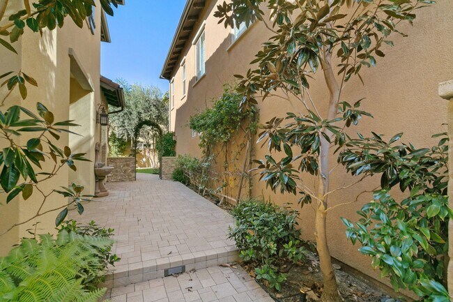Building Photo - Beautiful and Private San Juan Capistrano ...