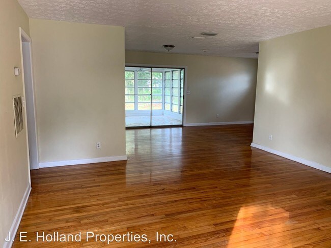 Building Photo - 3 br, 2 bath House - 2602 Pine Summit Drive