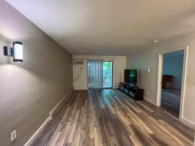Photo - 915 Edgell Rd (Framingham, MA) Townhome