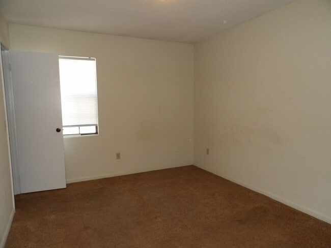 Building Photo - Rolling Meadows Apartments and Townhouses,...