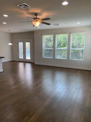 Foto del edificio - 327 Bridgeford Dr