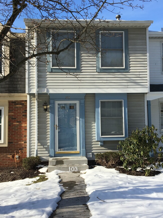 Photo - 103 Shadowlawn Dr House