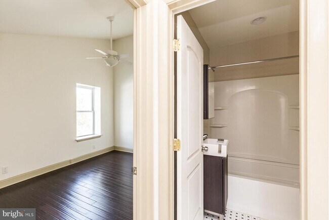 Building Photo - 1600 Frankford Ave