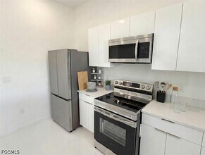 Building Photo - 4331 NW 31st Terrace