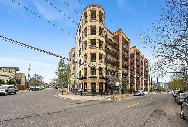 Building Photo - 2240 Clay St