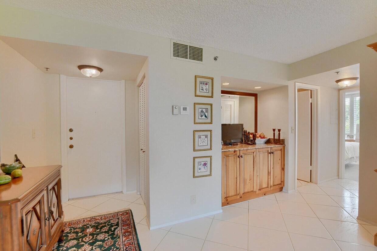 Primary Photo - 1731 Bridgewood Dr