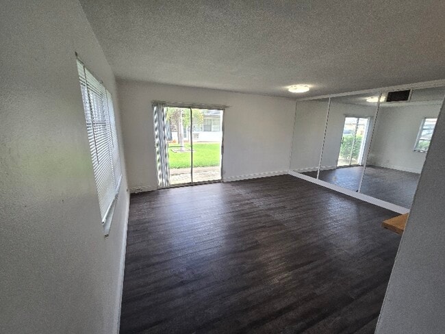 Photo - 248 SE 9th Ave Apartment