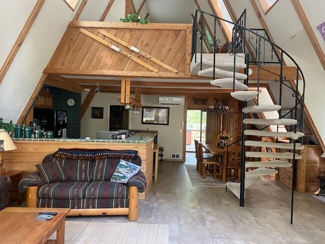 Building Photo - 2 Bedroom 2 bath Mountain Chalet close to ...